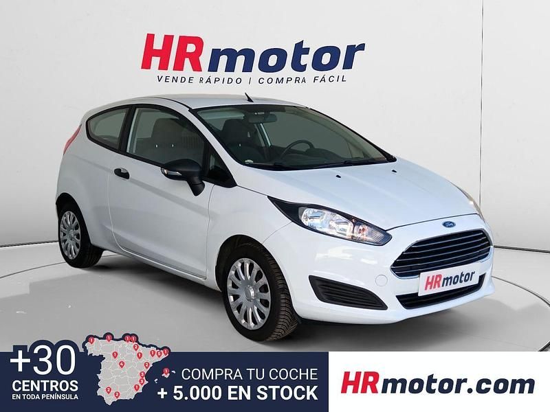 Blanco Usado 2015 Ford Fiesta Trend Utilitario | 7940 € (Precio justo) - Imagen 1/4