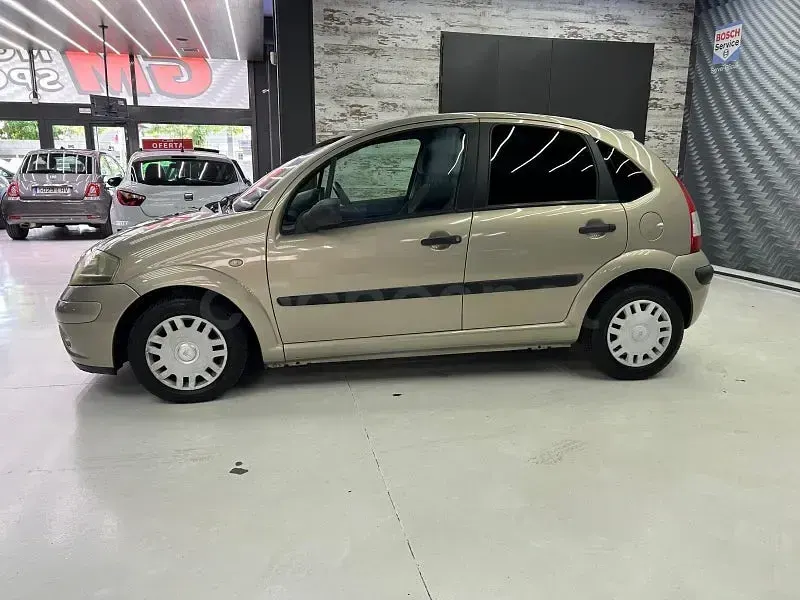 Usado Citroën C3 90 CV (66 kW) 2006 Beige Berlina
