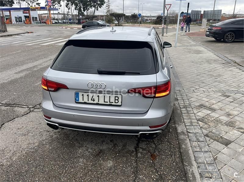 Usado Audi A4 122 CV (89 kW) 2017 Gris / plata Berlina
