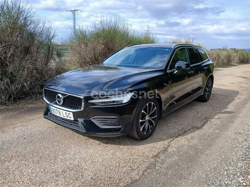 Negro Usado 2021 Volvo V60 Momentum Familiar | 18.800 € (Precio justo) - Imagen 1/4