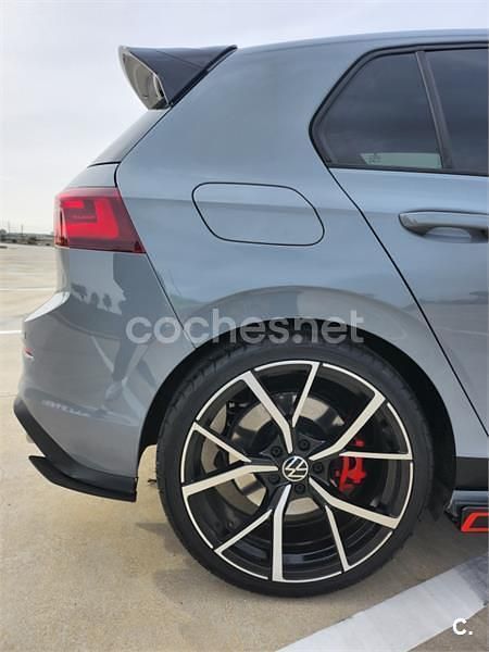 Usado VW Golf VIII GTI 245 CV (180 kW) 2020 Gris / plata Berlina