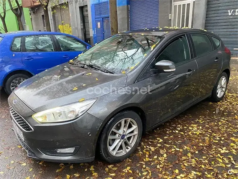 Usado Ford Focus Business Edition 120 CV (88 kW) 2016 Granate Berlina