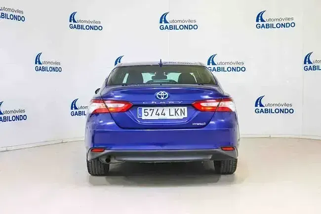 Usado Toyota Camry Advance 218 CV (160 kW) 2020 Azul Berlina