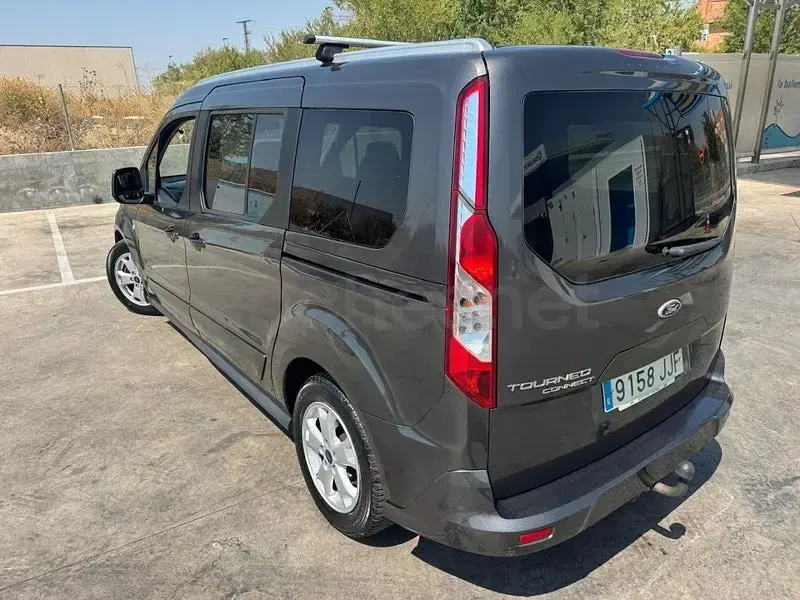 Usado Ford Tourneo Connect Titanium 120 CV (88 kW) 2016 Beige Monovolumen