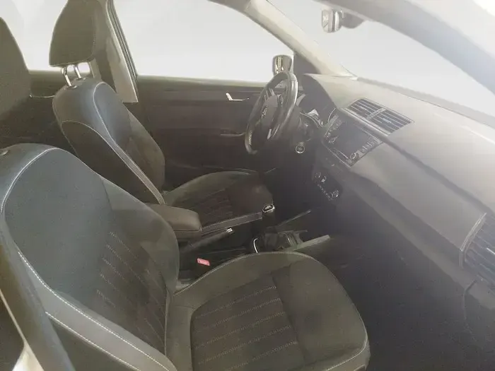 Usado Skoda Fabia Style 95 CV (69 kW) 2019 Blanco Utilitario