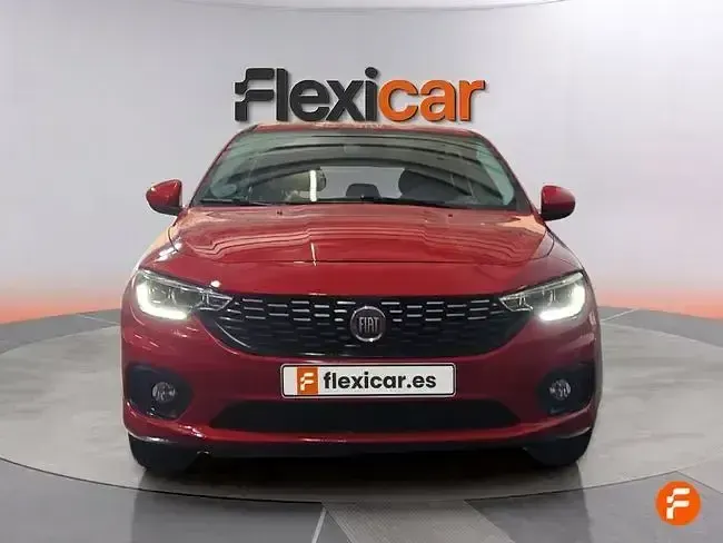Usado Fiat Tipo Business 95 CV (69 kW) 2020 Rojo Familiar