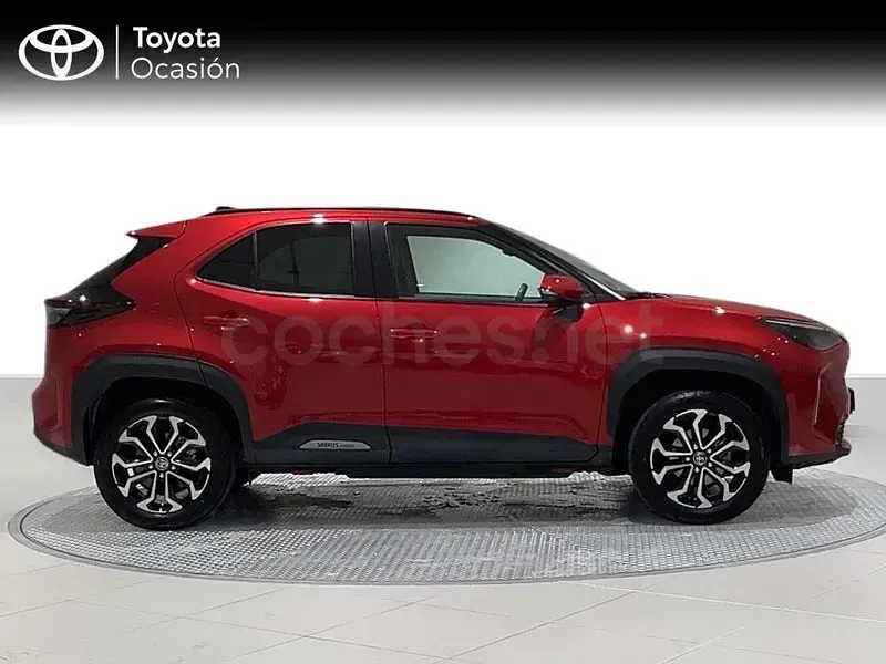 Używany Toyota Yaris Cross Active 130 KM (95 kW) 2025 Czerwony SUV