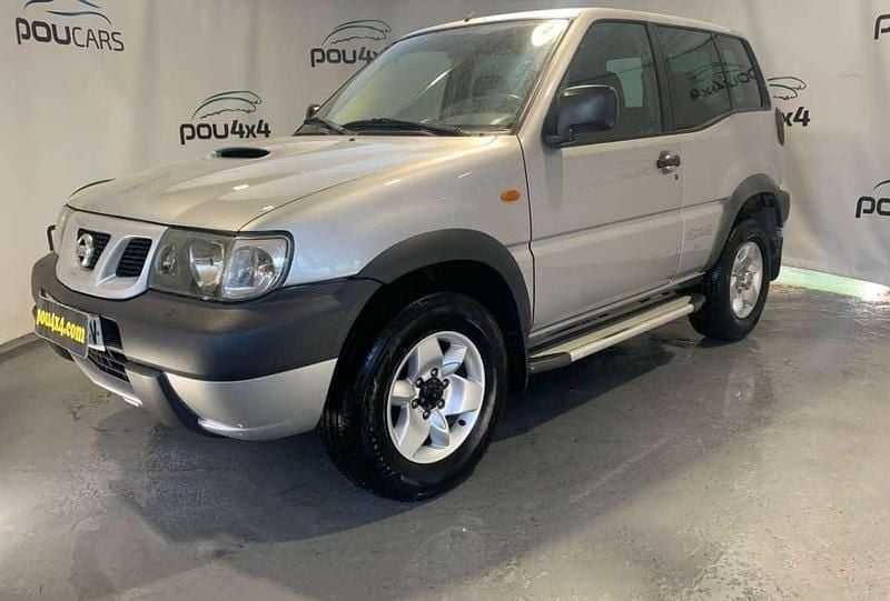 Usado Nissan Terrano Comfort 125 CV (91 kW) 2000 Gris SUV