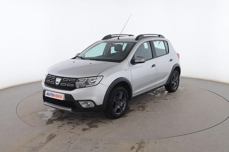 Gris Usado 2017 Dacia Sandero Stepway Utilitario | 11.499 € (Precio justo) - Imagen 1/3