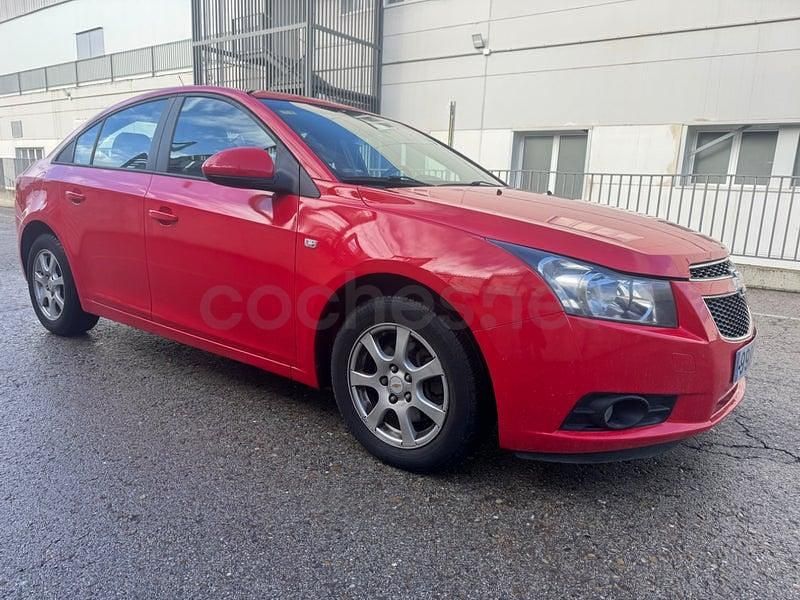 Usado Chevrolet Cruze LS 125 CV (91 kW) 2010 Rojo Berlina