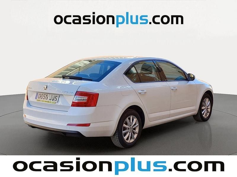 Usado Skoda Octavia Ambition 150 CV (110 kW) 2015 Blanco Utilitario