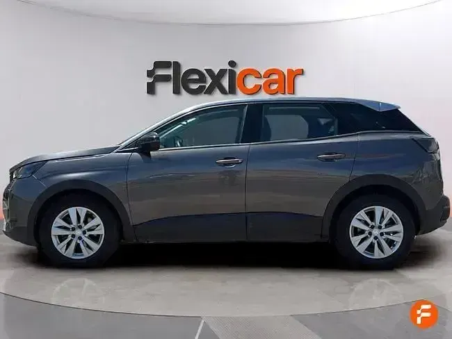 Usado Peugeot 3008 Active 130 CV (95 kW) 2022 Gris SUV
