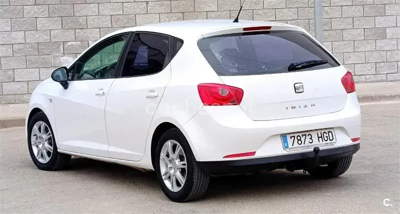 Usado Seat Ibiza Style 105 CV (77 kW) 2011 Blanco Berlina