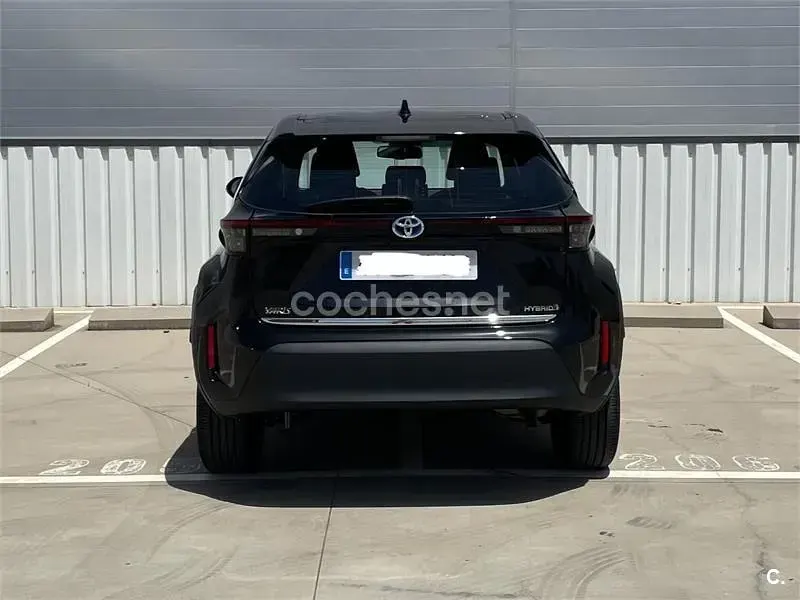 Usado Toyota Yaris Cross Active 116 CV (85 kW) 2022 Negro SUV