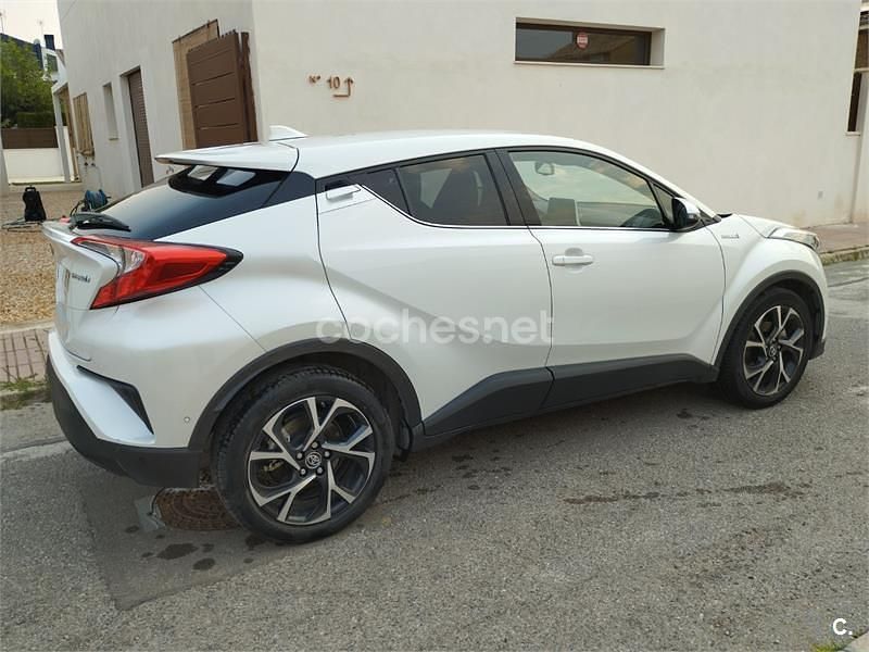 Usado Toyota C-HR Advance 122 CV (89 kW) 2019 Blanco SUV