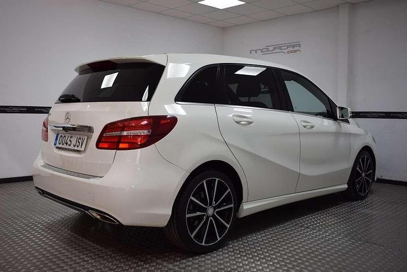 Usado Mercedes B180 109 CV (80 kW) 2016 Blanco Monovolumen