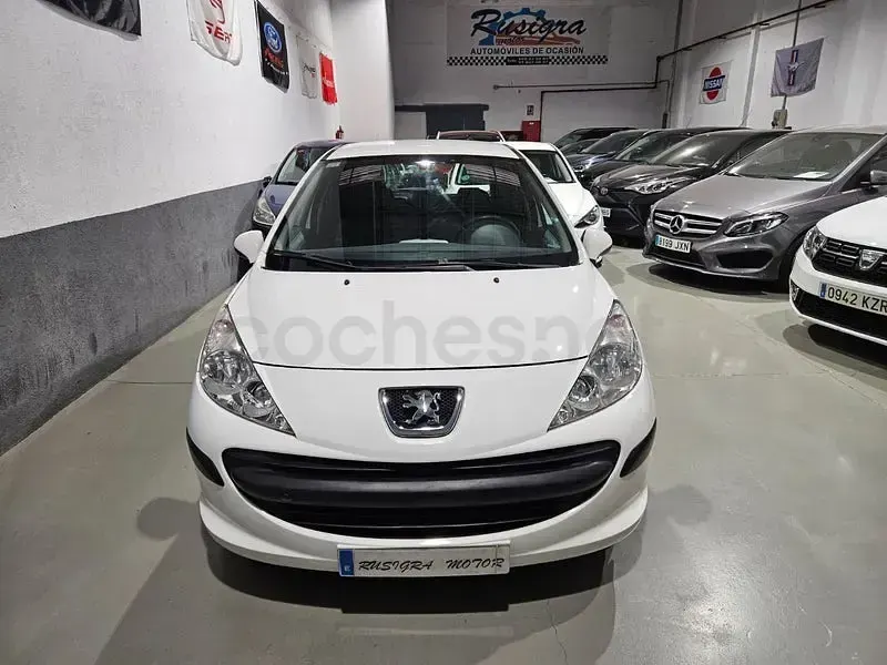 Usado Peugeot 207 75 CV (55 kW) 2009 Blanco Berlina