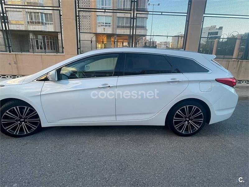 Blanco Usado 2016 Hyundai i40 Familiar | 11.250 € (Precio justo) - Imagen 1/4