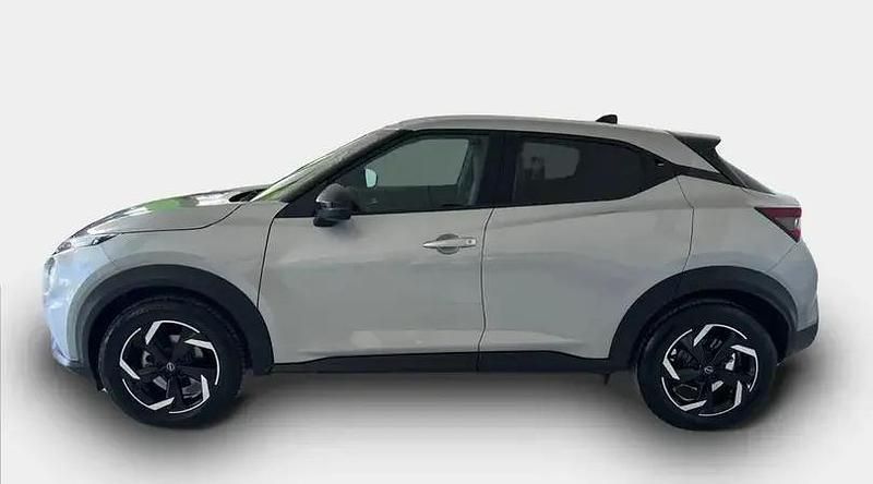 Usado Nissan Juke N-Connecta 114 CV (83 kW) 2024 Diamond silver (metalizado) SUV