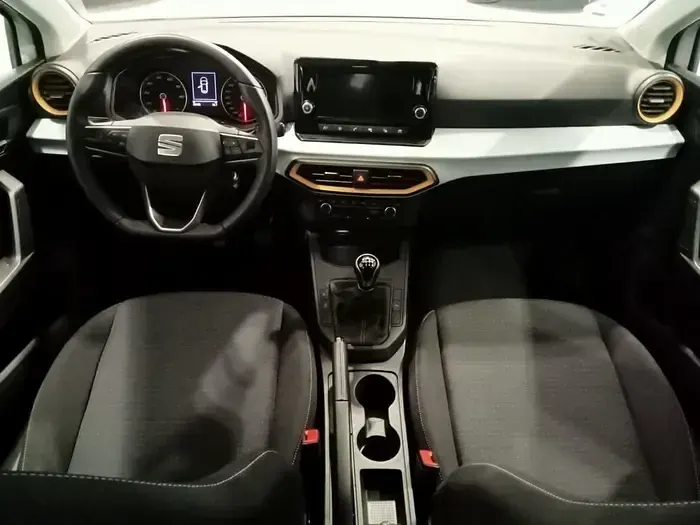 Usado Seat Ibiza Style 110 CV (80 kW) 2023 Blanco Utilitario