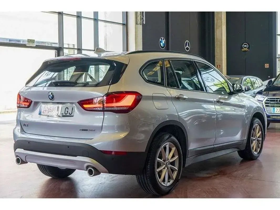 Usado BMW X1 Sport Line 150 CV (110 kW) 2020 Plateado SUV