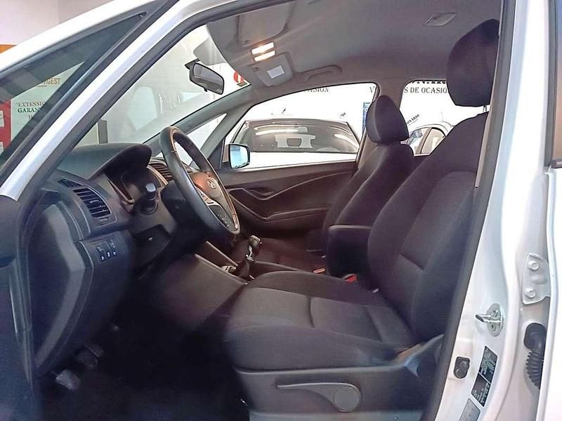 Usado Hyundai ix20 90 CV (66 kW) 2013 Blanco Utilitario