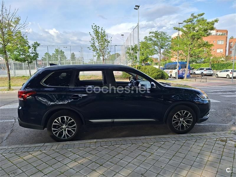 Usado Mitsubishi Outlander Motion 150 CV (110 kW) 2017 Azul SUV