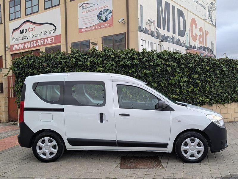 Usado Dacia Dokker Essentiel 107 CV (78 kW) 2021 Blanco Monovolumen