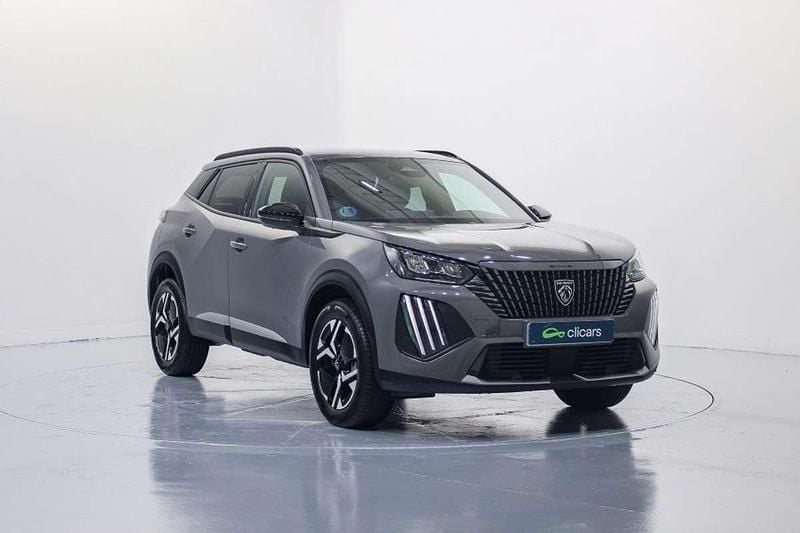 Usado Peugeot 2008 Allure 136 CV (100 kW) 2025 Gris SUV