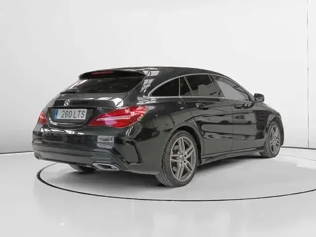Usado Mercedes CLA200 136 CV (100 kW) 2018 Negro Coupe