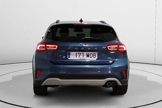 Usado Ford Focus Active 155 CV (114 kW) 2022 Negro