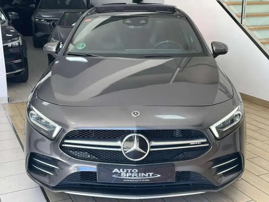 Usado Mercedes A35 AMG AMG 306 CV (225 kW) 2019 Gris / plata Berlina