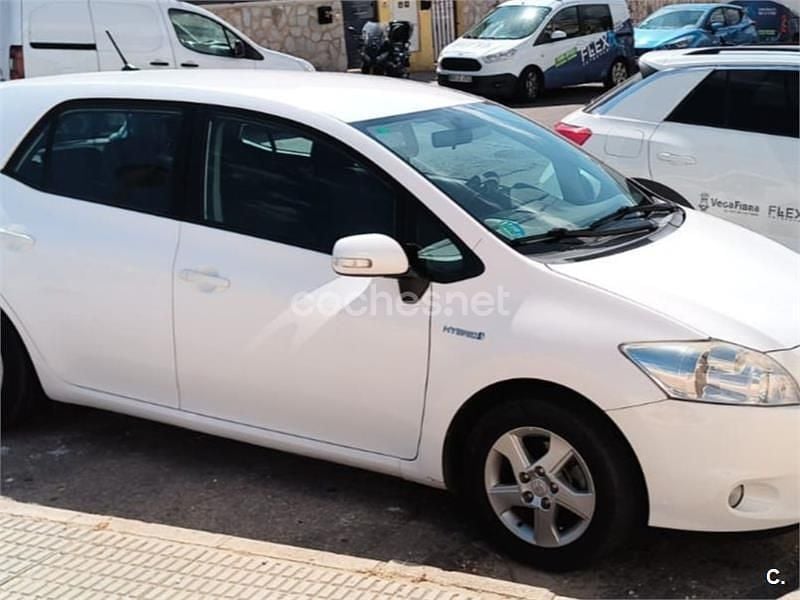 Blanco Usado 2011 Toyota Auris Hybrid Active Berlina | 8900 € (Precio justo) - Imagen 1/4