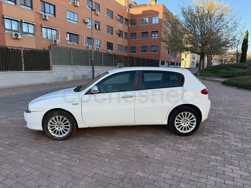Usado Alfa Romeo 147 Distinctive 120 CV (88 kW) 2010 Blanco Utilitario