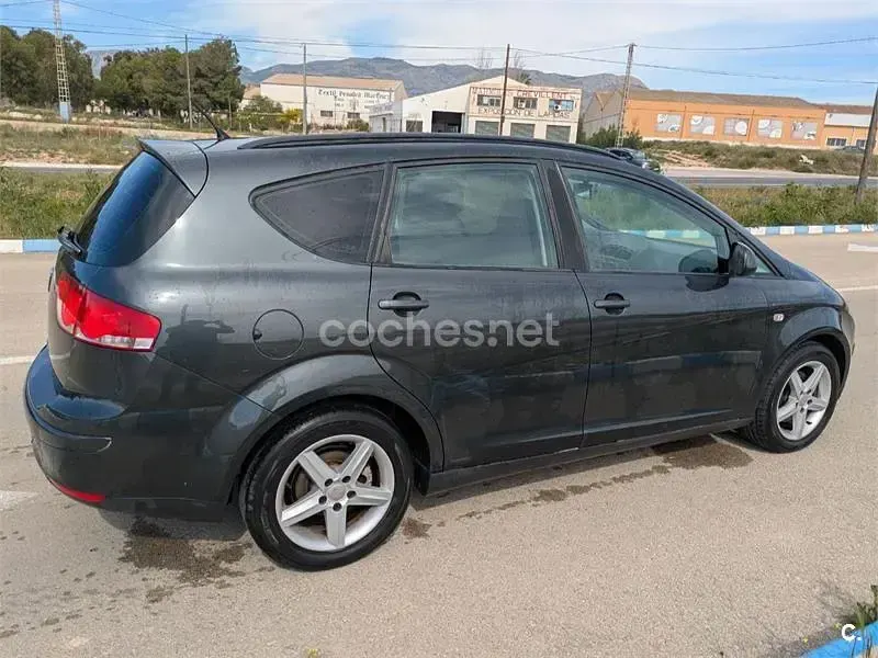 Usado Seat Altea XL Stylance 105 CV (77 kW) 2009 Gris / plata Monovolumen