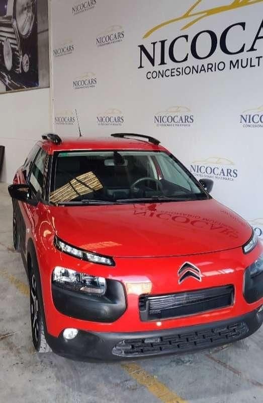 Usado Citroën C4 Cactus Feel 110 CV (80 kW) 2017 Rojo Utilitario