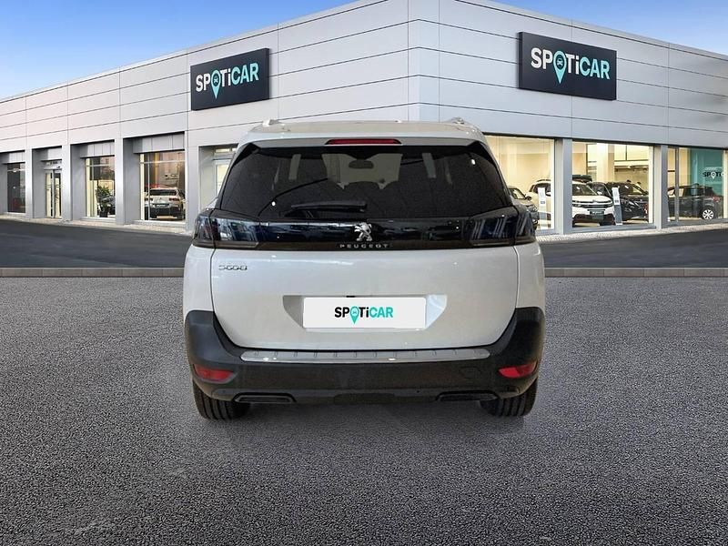 Usado Peugeot 5008 Allure 130 CV (95 kW) 2024 Blanco SUV