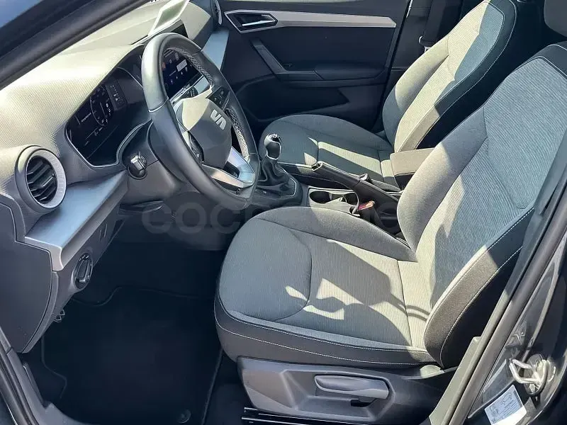 Usado Seat Ibiza Style 80 CV (58 kW) 2025 Gris / plata Utilitario