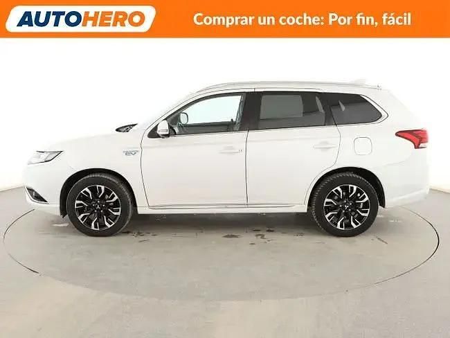 Usado Mitsubishi Outlander P-HEV 203 CV (149 kW) 2018 Blanco SUV