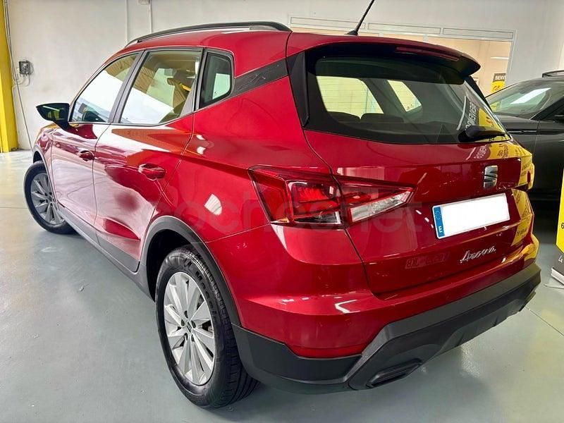 Usado Seat Arona Xperience 110 CV (80 kW) 2022 Granate SUV