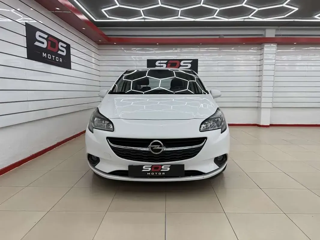 Usado Opel Corsa Selective 90 CV (66 kW) 2017 Blanco Utilitario