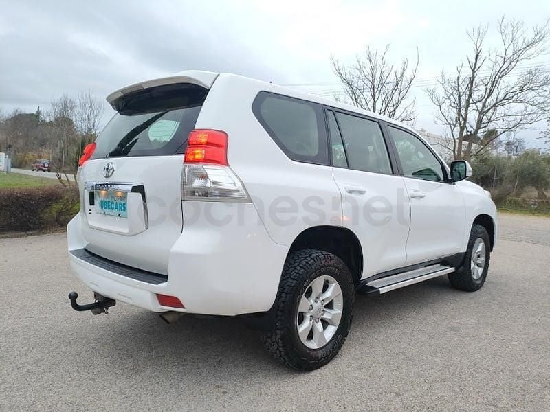 Używany Toyota Land Cruiser 173 KM (127 kW) 2010 Biały SUV