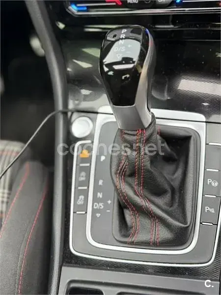 Usado VW Golf VII GTI 230 CV (169 kW) 2016 Gris / plata Berlina