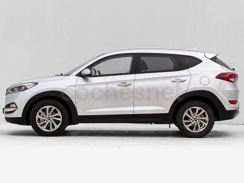 Usado Hyundai Tucson 136 CV (100 kW) 2017 Gris / plata SUV