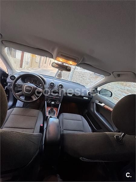 Käytetty Audi A3 Ambiente 105 HP (77 kW) 2011 Musta Viistoperä