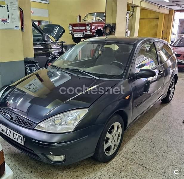 Usado Ford Focus Trend 115 CV (84 kW) 2004 Negro Berlina
