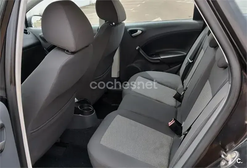 Usado Seat Ibiza ST Copa 90 CV (66 kW) 2011 Negro Familiar