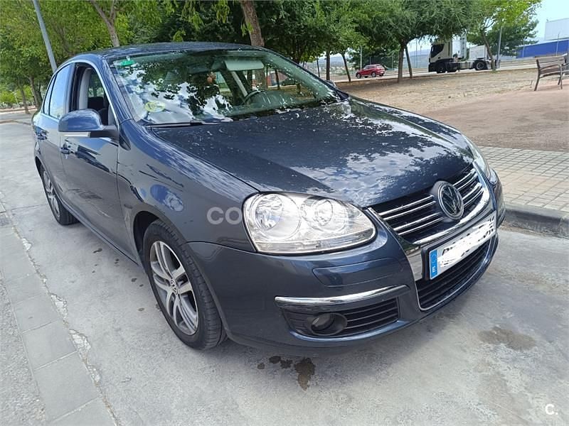 Azul Usado 2006 VW Jetta Advance Berlina | 4550 € (Precio justo) - Imagen 1/4