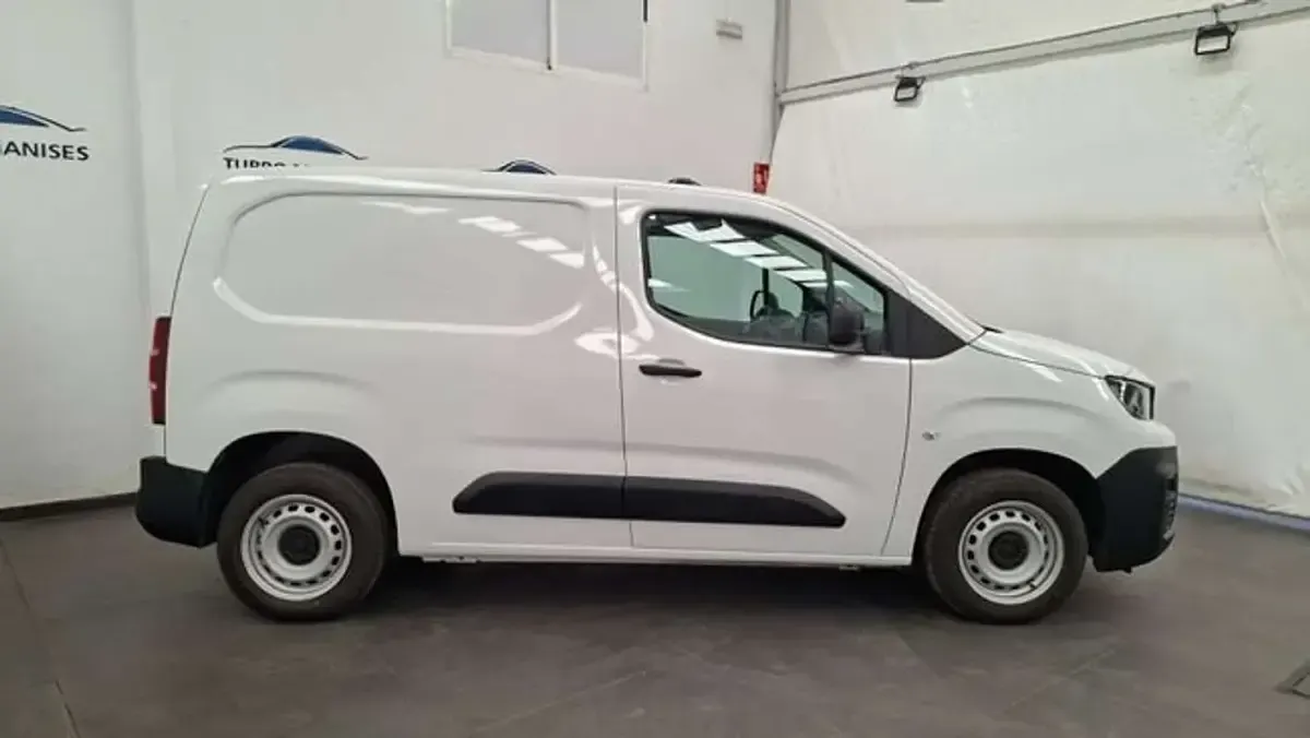 Usado Peugeot Partner 76 CV (55 kW) 2022 Blanco Monovolumen