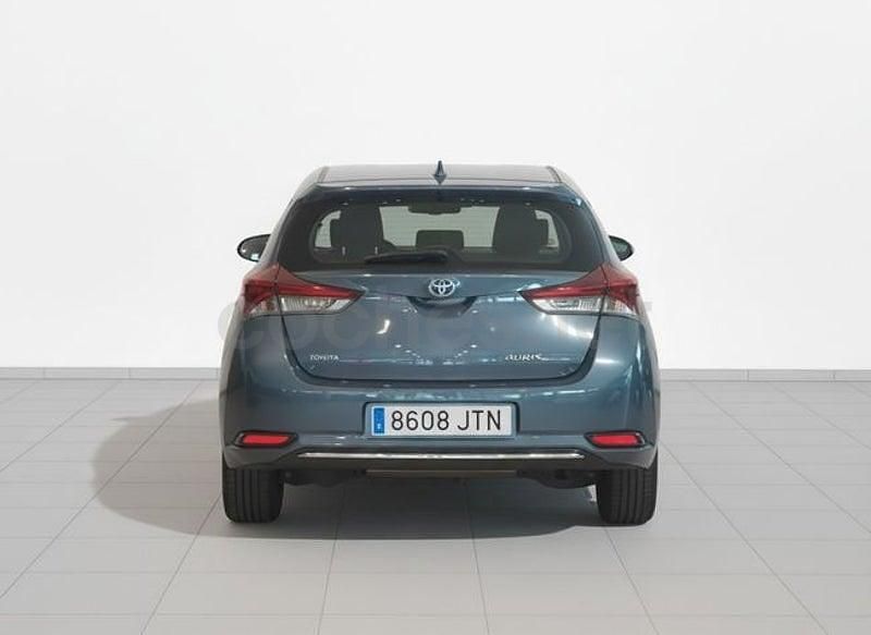 Usado Toyota Auris Active 120 CV (88 kW) 2016 Azul Berlina